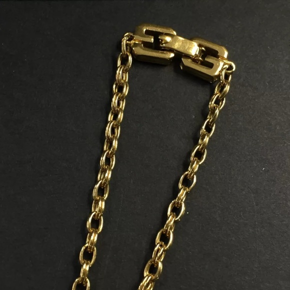 ❌SOLD❌ Givenchy Double G Gold Tone Chain Necklace - Picture 6 of 8